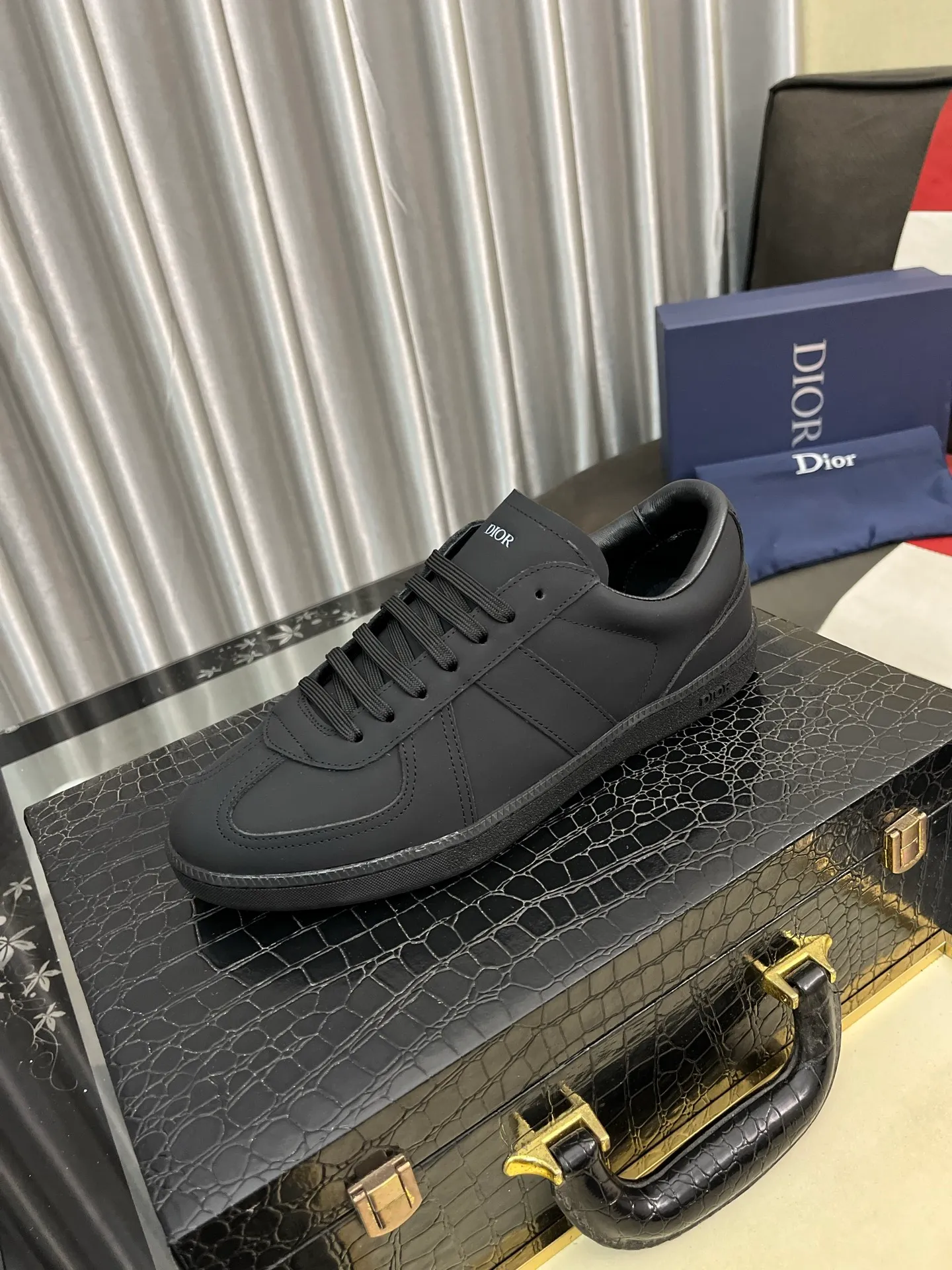 Men's Men's Shoes 💰400⌚️⌚️《Dior DIOR*》The latest and most popular casual shoes, top brand [seduce] luxury~purchase, top~quality. [Strong] The upper is made of imported breathable cowhide with material ➕ breathable sheepskin feet (•) and fine workmanship. Original stylish and stylish soft rubber wear-resistant outsole, light and comfortable on the foot, size: 38-443️⃣colors available